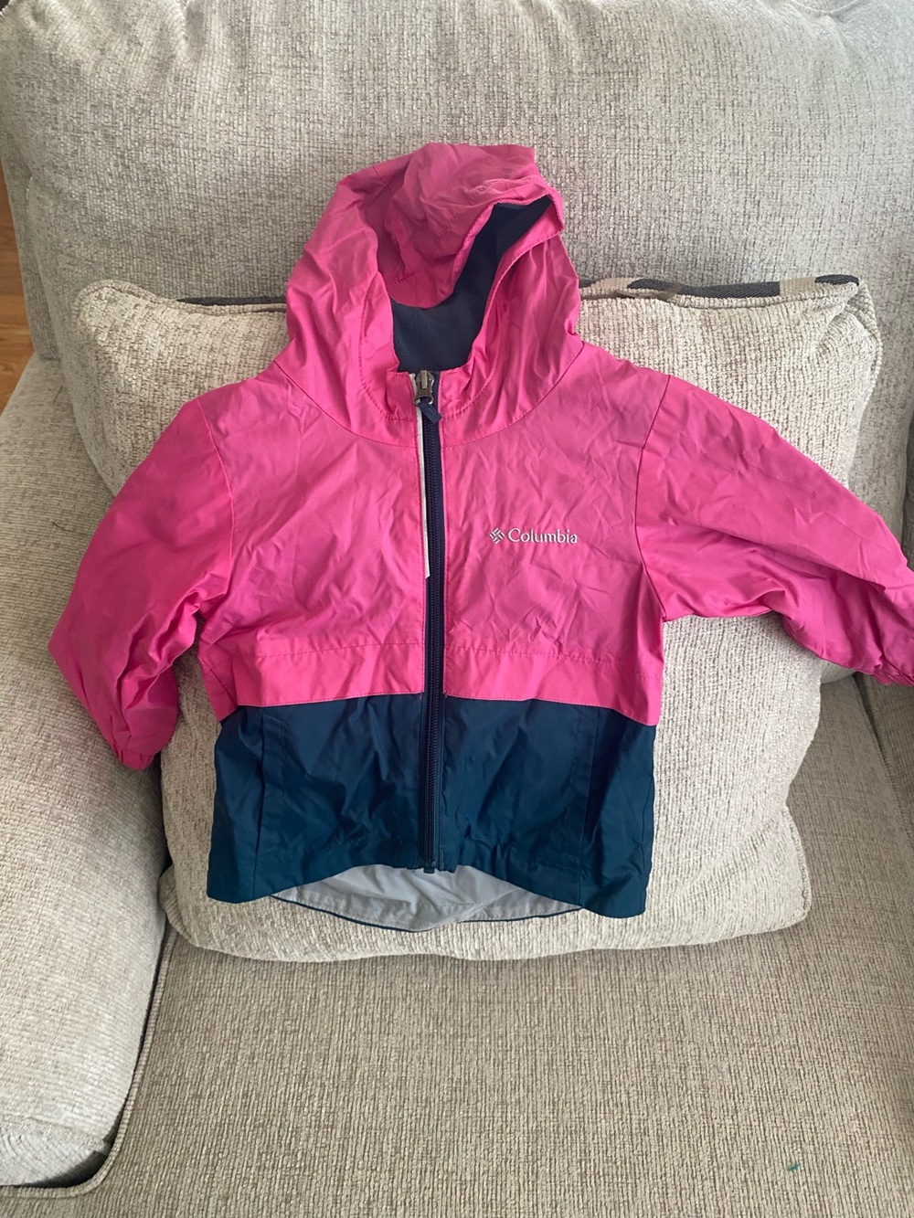 Columbia Pink and Navy Hooded Kids Raincoat/windbreaker